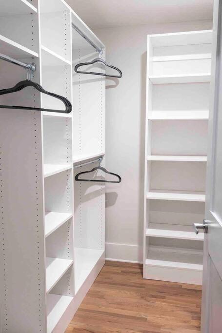Spacious 2 Bed 2 Bath Downtown Otr Condo Minutes Walk To The Reds Bengals Stadium & More! Синсинати Екстериор снимка