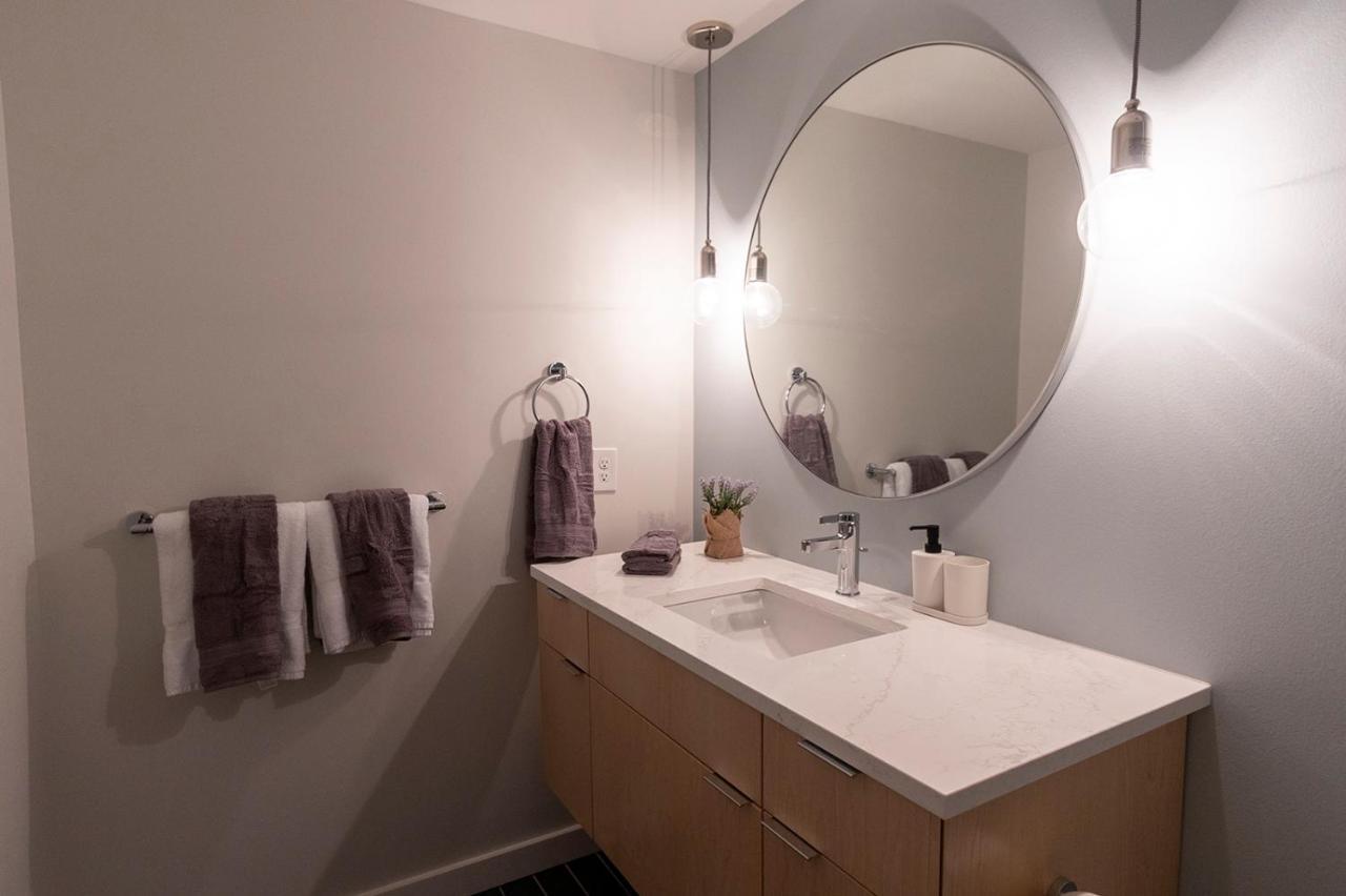 Spacious 2 Bed 2 Bath Downtown Otr Condo Minutes Walk To The Reds Bengals Stadium & More! Синсинати Екстериор снимка