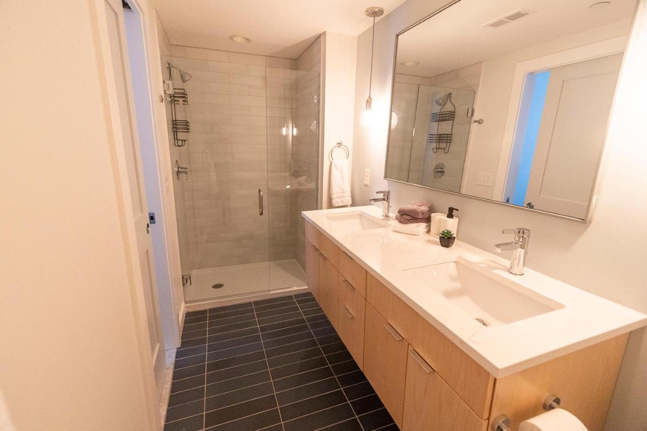 Spacious 2 Bed 2 Bath Downtown Otr Condo Minutes Walk To The Reds Bengals Stadium & More! Синсинати Екстериор снимка